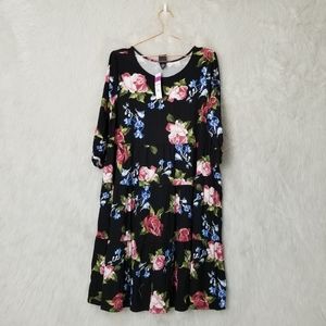 NWOT Agnes & Dora Floral Fit And Flare Midi Dress